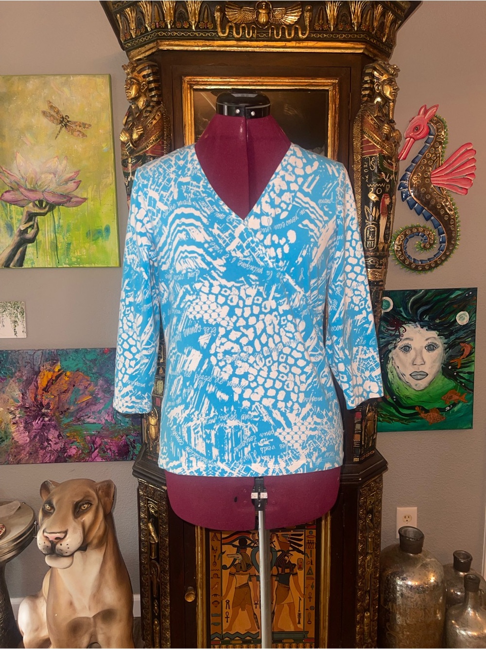Women's Blue & White Printed V-Neck Top 95%cotton 5%spandex